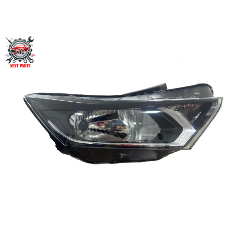 Фара для Hyundai I-20 8м контактов (R).